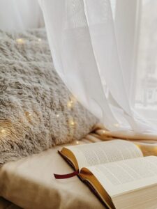 Tips for Creating a Cozy and Inviting Reading Nook at Home